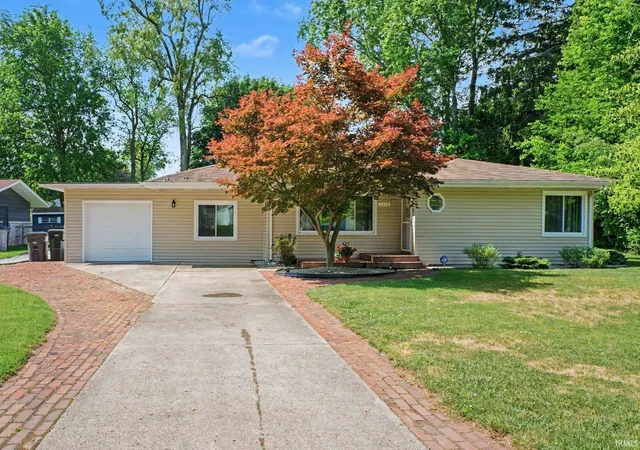 Photo 3 of Sale Pending at 2919 Calumet Ave, Elkhart, IN 46514 | MLS# 202622947 | Listing updated on 2026-07-05