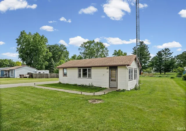 Homes for sale in Oxford, IN | 407 N Howard St, Oxford, IN 47971 | MLS# 202622964