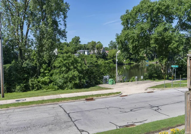 Photo 4 of Sale Pending at 2711 Northside Blvd #C, South Bend, IN 46615 | MLS# 202623045 | Listing updated on 2026-07-28