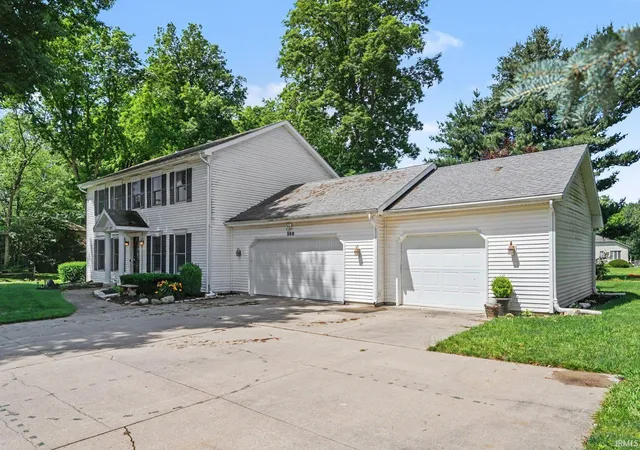 Homes for sale in Bremen, IN | 559 S Birkey St, Bremen, IN 46506 | MLS# 202623058