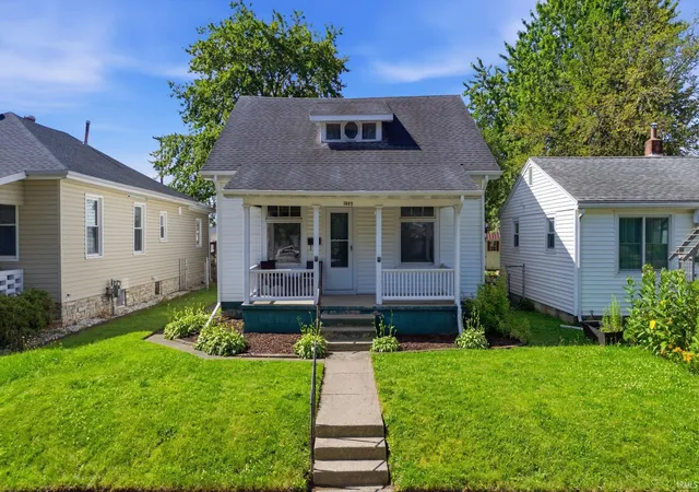 Photo 3 of Manufactured home for sale at 1605 Adams St, Lafayette, IN 47905 | MLS# 202623060 | Listing updated on 2026-09-06