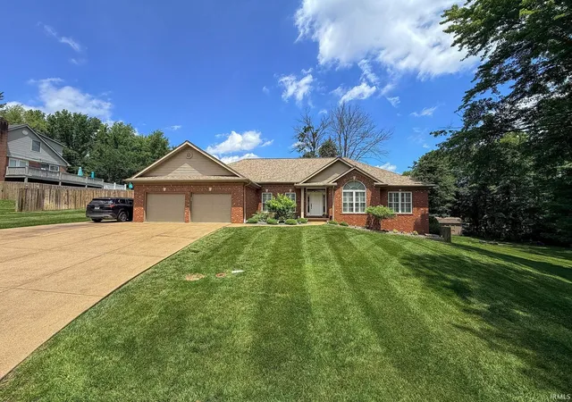 Photo 2 of Sale Pending at 400 Knollview Dr, Evansville, IN 47711 | MLS# 202623105 | Listing updated on 2026-07-01