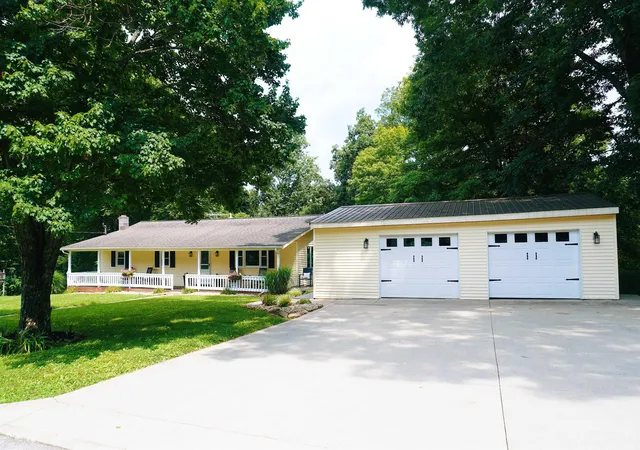 Photo 3 of Manufactured home for sale at 4450 N Wesley Ln, Bloomington, IN 47408 | MLS# 202623115 | Listing updated on 2026-09-03