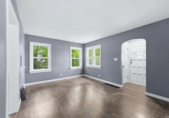 Photo 2 of Sale Pending at 413 Pasadena Dr, Fort Wayne, IN 46807 | MLS# 202623155 | Listing updated on 2026-07-07
