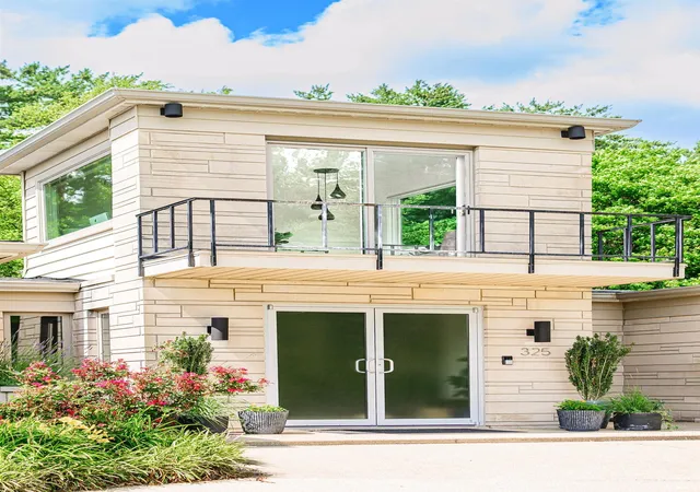 Photo 4 of Manufactured home for sale at 325 E Clover Ln, Bloomington, IN 47408 | MLS# 202623174 | Listing updated on 2026-09-19