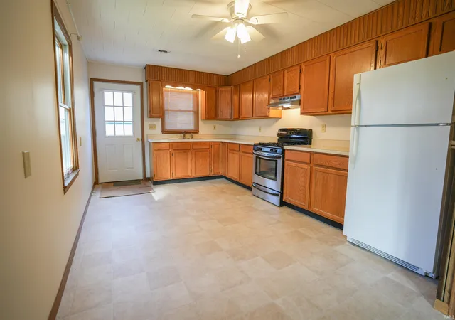 4th image of 508 Freeman Dr, Monticello, IN 47960 | MLS# 202623209