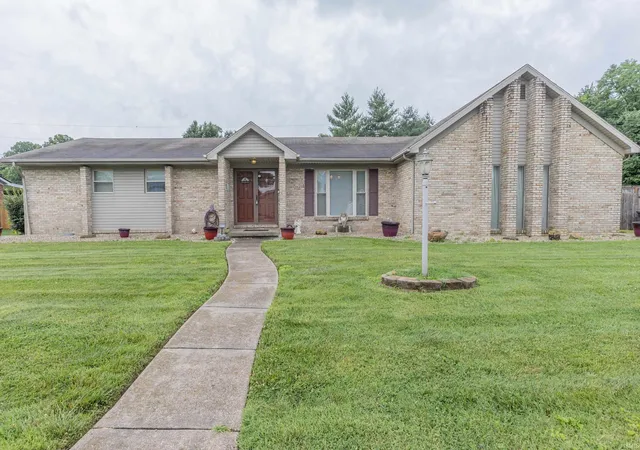 Homes for sale in Newburgh, IN | 8499 Stonegate Dr, Newburgh, IN 47630 | MLS# 202623227