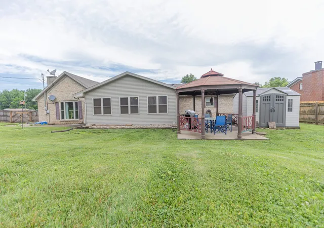 Homes for sale in Newburgh, IN | 8499 Stonegate Dr, Newburgh, IN 47630 | MLS# 202623227