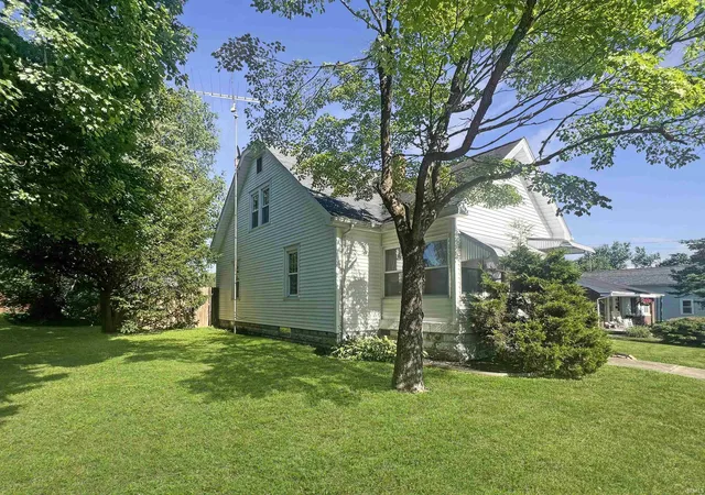 Photo 2 of Sale Pending at 109 N Walnut St, Huntingburg, IN 47542 | MLS# 202623228 | Listing updated on 2026-07-14