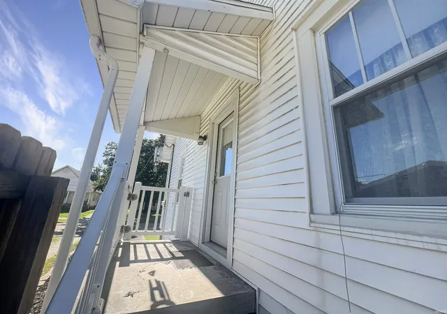 Photo 4 of Sale Pending at 109 N Walnut St, Huntingburg, IN 47542 | MLS# 202623228 | Listing updated on 2026-07-14