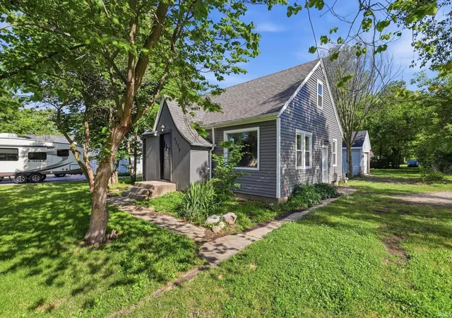 2nd image of 4739 Stellhorn Rd, Fort Wayne, IN 46815 | MLS# 202623329