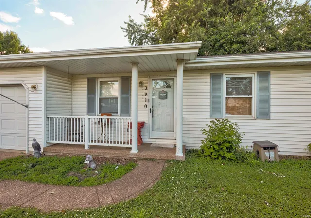 Photo 2 of Manufactured home for sale at 2910 Squire Ln, Evansville, IN 47715 | MLS# 202623367 | Listing updated on 2026-06-17