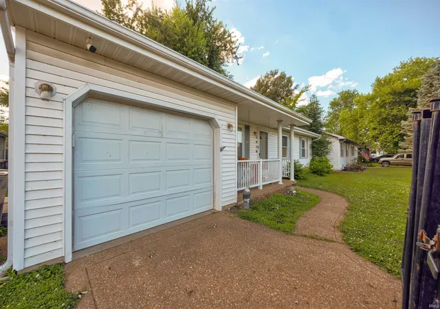 Photo 4 of Manufactured home for sale at 2910 Squire Ln, Evansville, IN 47715 | MLS# 202623367 | Listing updated on 2026-06-17