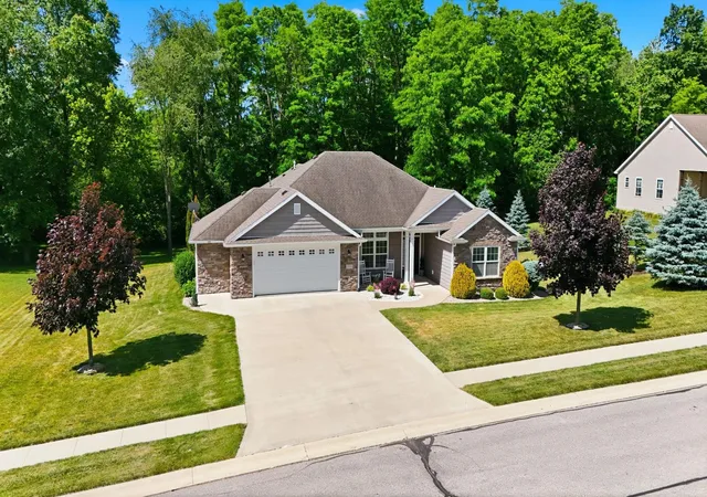 Photo 4 of Sale Pending at 3335 Kellygreen Dr, Angola, IN 46703 | MLS# 202623374 | Listing updated on 2026-09-17