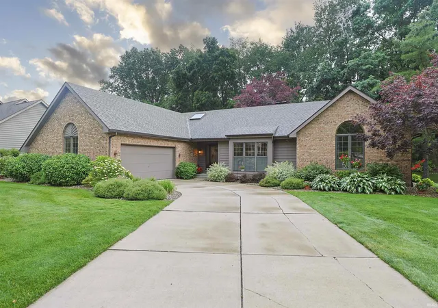 Photo 1 of Sale Pending at 16290 Oak Hl Blvd, Granger, IN 46530 | MLS# 202623378 | Listing updated on 2026-06-25