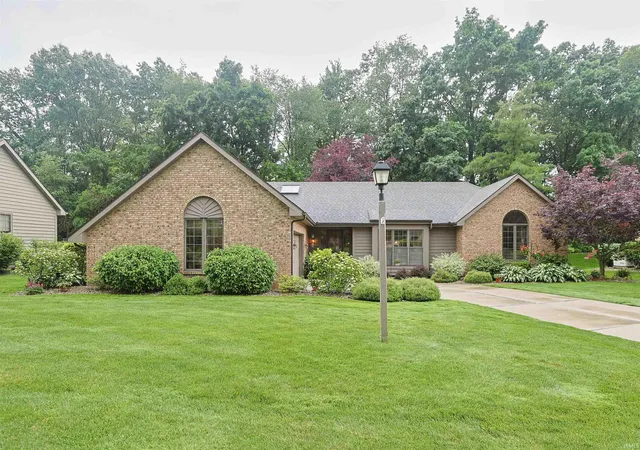 Photo 2 of Sale Pending at 16290 Oak Hl Blvd, Granger, IN 46530 | MLS# 202623378 | Listing updated on 2026-06-25
