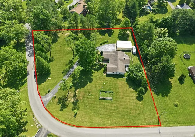 2nd image of 4045 S Gran Haven Dr, Bloomington, IN 47401 | MLS# 202623391