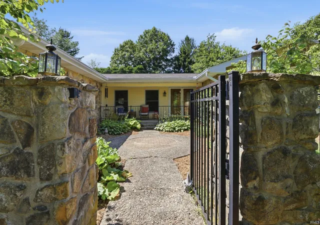 4th image of 4045 S Gran Haven Dr, Bloomington, IN 47401 | MLS# 202623391