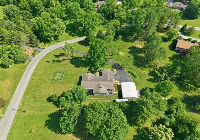 39th image of 4045 S Gran Haven Dr, Bloomington, IN 47401 | MLS# 202623391