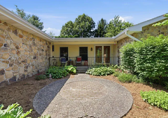 5th image of 4045 S Gran Haven Dr, Bloomington, IN 47401 | MLS# 202623391