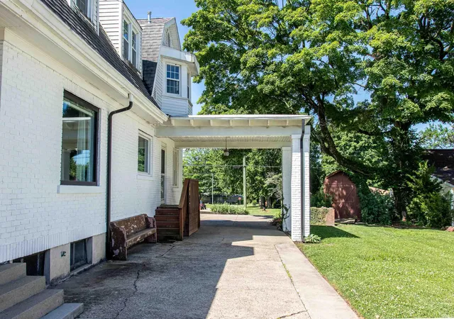 4th image of 1545 Burnett Ln, Vincennes, IN 47591 | MLS# 202623412