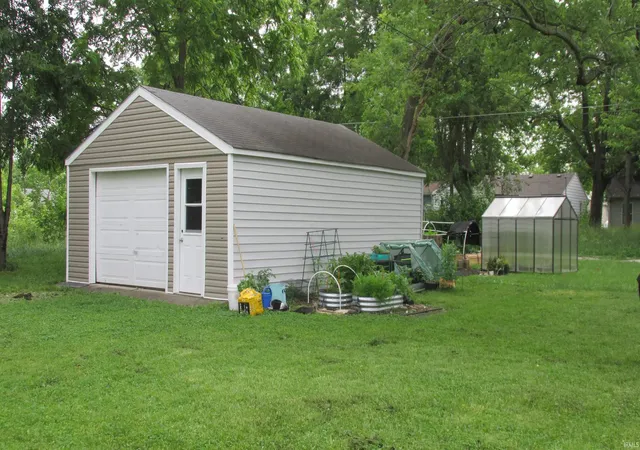 Homes for sale in Muncie, IN | 212 N Hodson Ave, Muncie, IN 47303 | MLS# 202623413