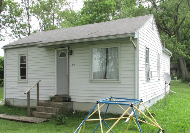 Homes for sale in Muncie, IN | 212 N Hodson Ave, Muncie, IN 47303 | MLS# 202623413
