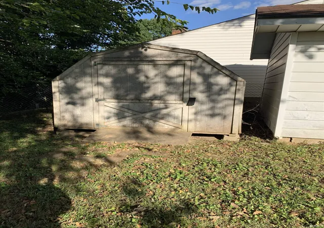 5th image of 530 W Spring St, Bloomfield, IN 47424 | MLS# 202623427