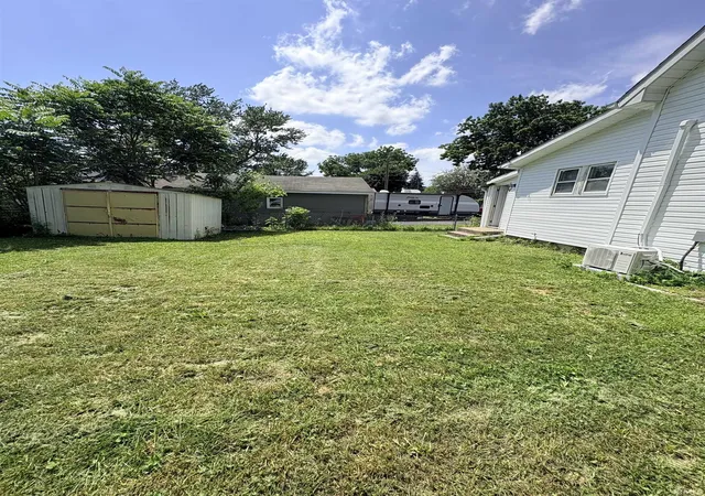 12th image of 214 S 10th St, Elwood, IN 46036 | MLS# 202623483