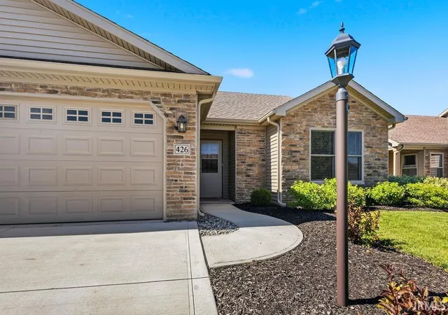 Homes for sale in Huntington, IN | 426 Crown Hill Dr, Huntington, IN 46750 | MLS# 202623507