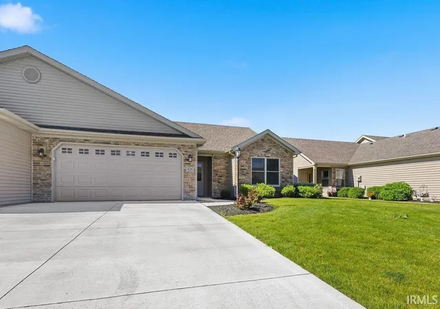 Homes for sale in Huntington, IN | 426 Crown Hill Dr, Huntington, IN 46750 | MLS# 202623507
