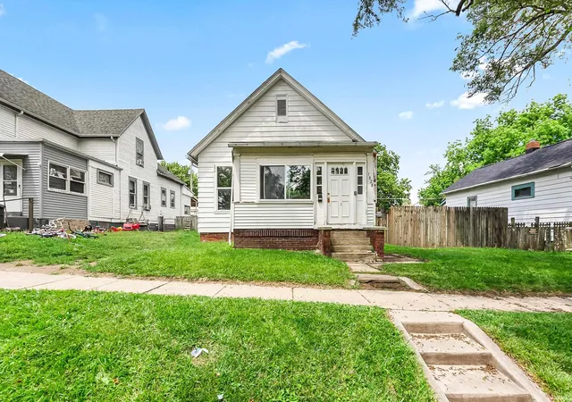 Photo 1 of Manufactured home for sale at 1828 Mary St, Fort Wayne, IN 46808 | MLS# 202623509 | Listing updated on 2026-09-12