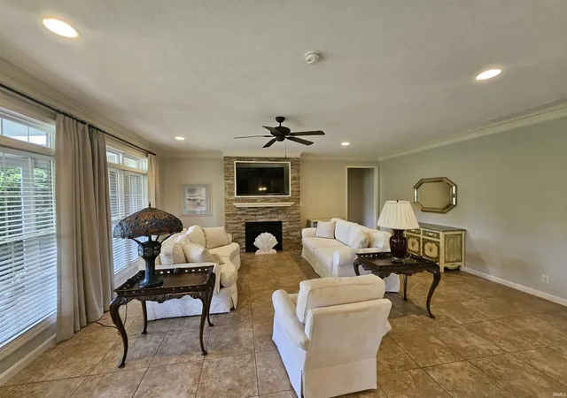 5th image of 10334 Bernadette Dr, Evansville, IN 47725 | MLS# 202623527