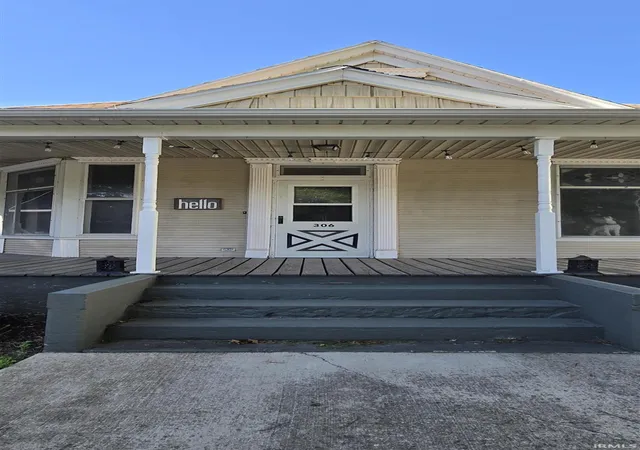 Homes for sale in Akron, IN | 306 E Rochester St, Akron, IN 46910 | MLS# 202623528