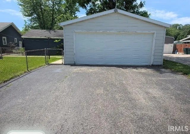 Homes for sale in Muncie, IN | 2318 E 8Th St, Muncie, IN 47304 | MLS# 202623531