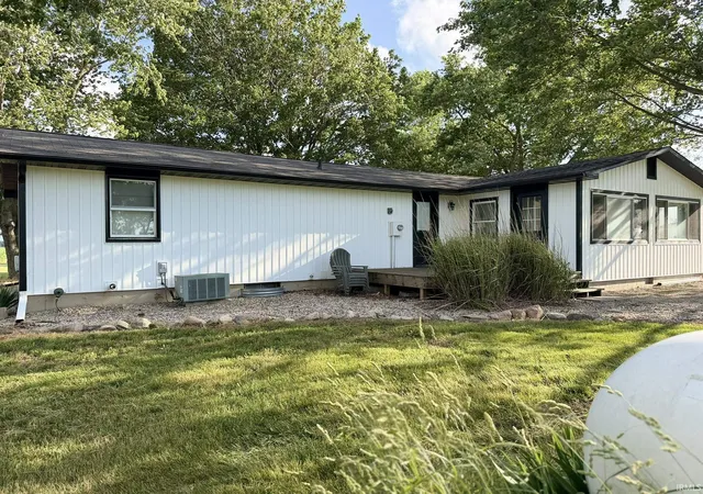 Homes for sale in Rochester, IN | 6740 E 700 N Rd, Rochester, IN 46975 | MLS# 202623532