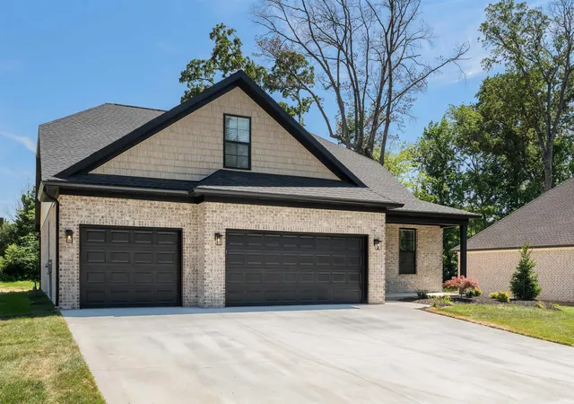 Photo 2 of Sale Pending at 4507 Violet Dr, Evansville, IN 47725 | MLS# 202623533 | Listing updated on 2026-08-24
