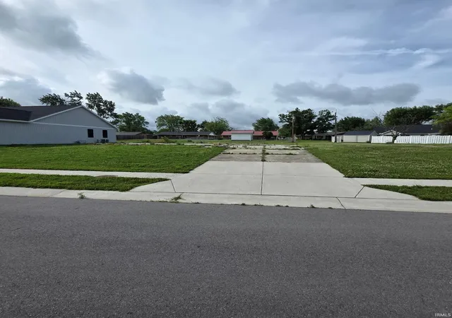 1st image of 701 Englewood Dr, Winchester, IN 47394 | MLS# 202623552