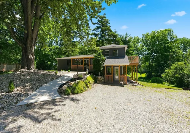Photo 3 of Sale Pending at 7511 W County Line Rd, Roanoke, IN 46783 | MLS# 202623566 | Listing updated on 2026-08-03