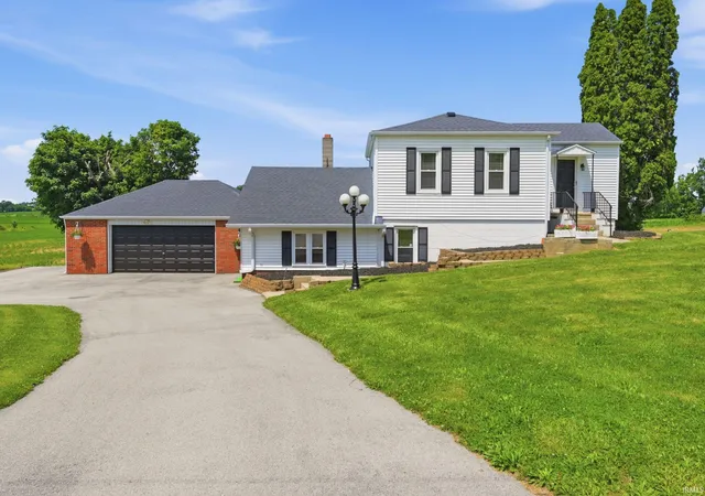 Homes for sale in New Castle, IN | 1857 N County Road 300 West, New Castle, IN 47362 | MLS# 202623568