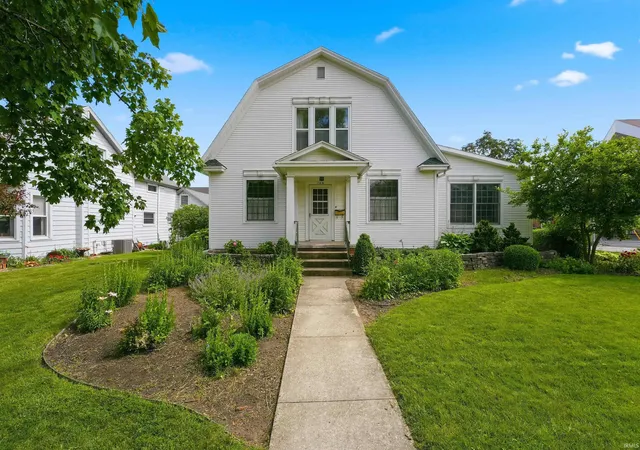 Homes for sale in Columbia City, IN | 106 E Jefferson St, Columbia City, IN 46725 | MLS# 202623601