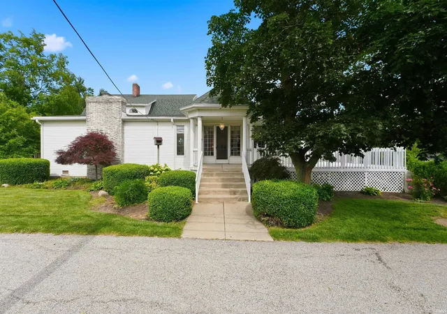 Homes for sale in Columbia City, IN | 106 E Jefferson St, Columbia City, IN 46725 | MLS# 202623601