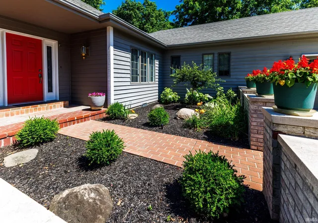 Homes for sale in Muncie, IN | 5204 W Pineridge Rd, Muncie, IN 47304 | MLS# 202623610