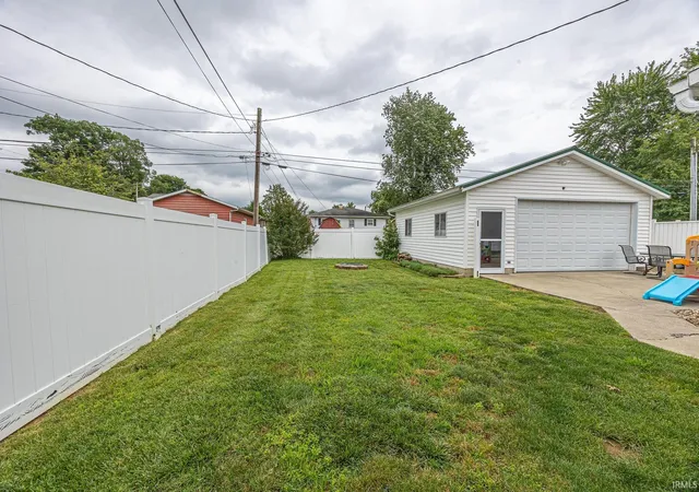 4th image of 2504 Birk Dr, Jasper, IN 47546 | MLS# 202623622