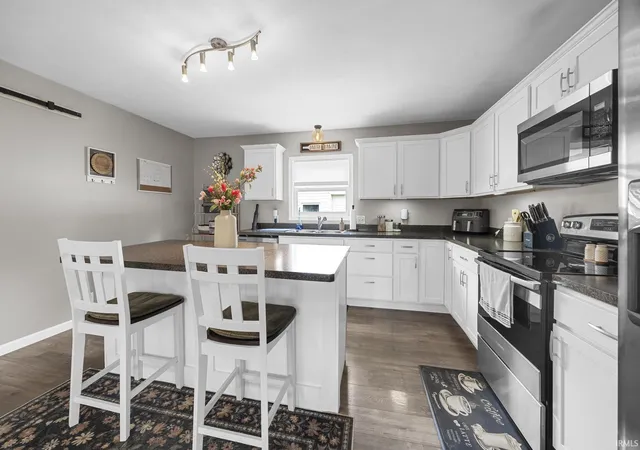 5th image of 2504 Birk Dr, Jasper, IN 47546 | MLS# 202623622