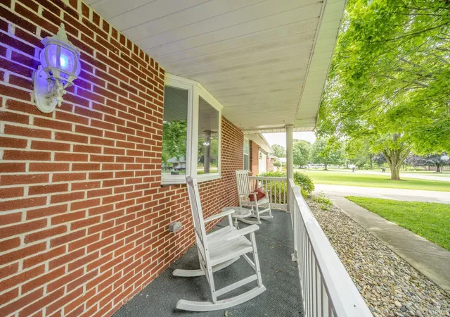 Photo 3 of Manufactured home for sale at 2916 Country Ests Dr, New Castle, IN 47362 | MLS# 202623626 | Listing updated on 2026-09-21