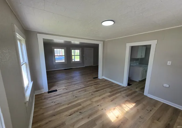 3rd image of 3029 Central Dr, Fort Wayne, IN 46806 | MLS# 202623628