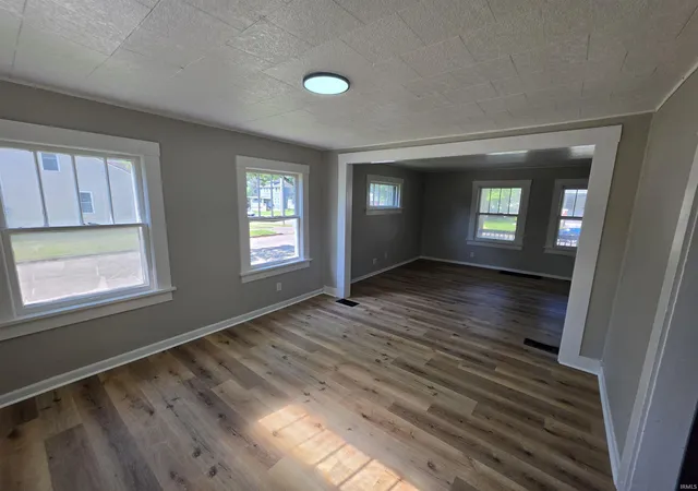 4th image of 3029 Central Dr, Fort Wayne, IN 46806 | MLS# 202623628