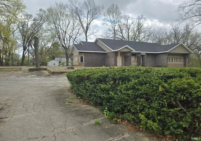 Photo 2 of Manufactured home for sale at 1301 Baldwin St, Elkhart, IN 46514 | MLS# 202623631 | Listing updated on 2026-08-27