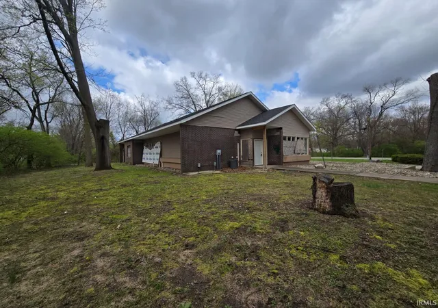 Photo 3 of Manufactured home for sale at 1301 Baldwin St, Elkhart, IN 46514 | MLS# 202623631 | Listing updated on 2026-08-27